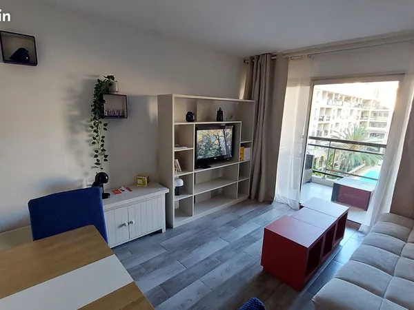 Loue grand studio Cannes