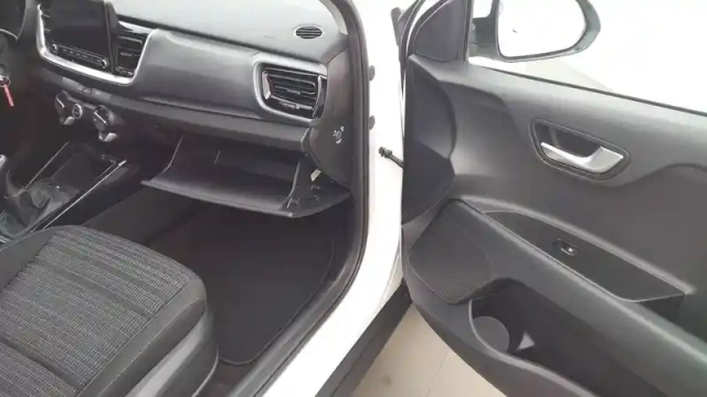 Kia Stonic 1.0 t-gdi 100 ch bvm6 — photo 27