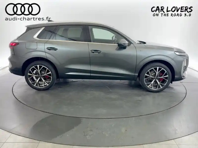 Audi Q3 e-hybrid 272 ch s tronic 6 — photo 13
