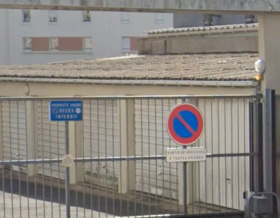 A louer "GARAGE" fermé et sécurisé, 16 rue Grootaers 44 Nantes (Beauséjour)