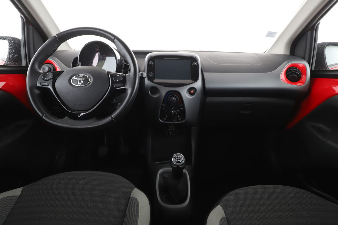 Toyota Aygo 1.0 VVT-i X-Play — photo 11