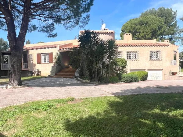 Vends Magnifique maison - Saint Julien - 4 chambres, 219m², Marseille 12ème