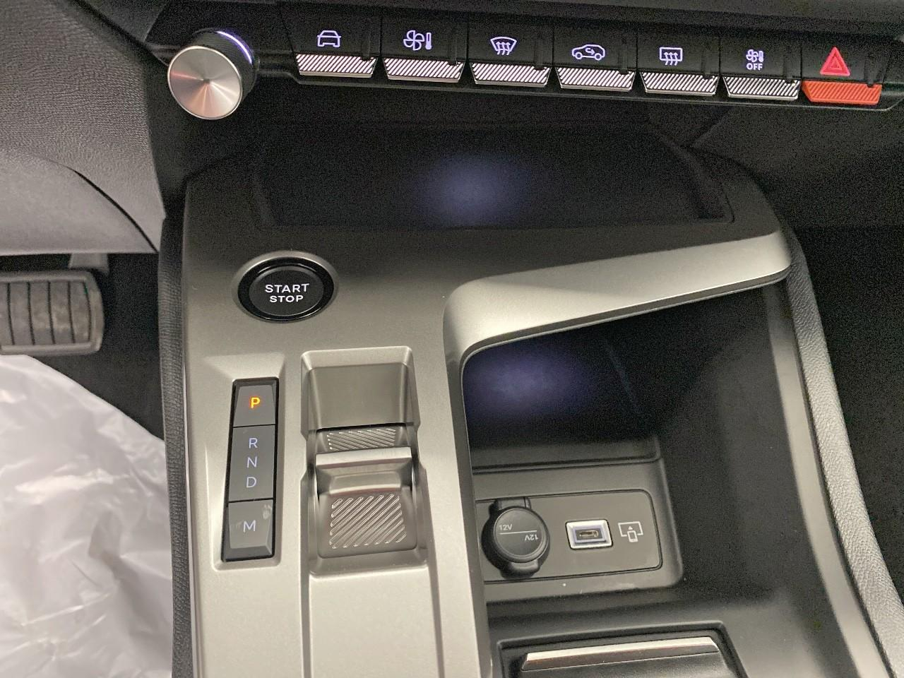 Peugeot 308 hybrid 136 e-dcs6 allure — photo 15