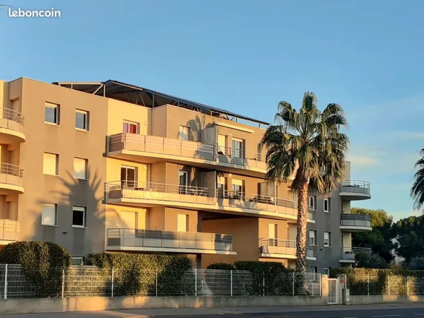2 pièces 32 m2 entre Hôpital et plage. Option Garage