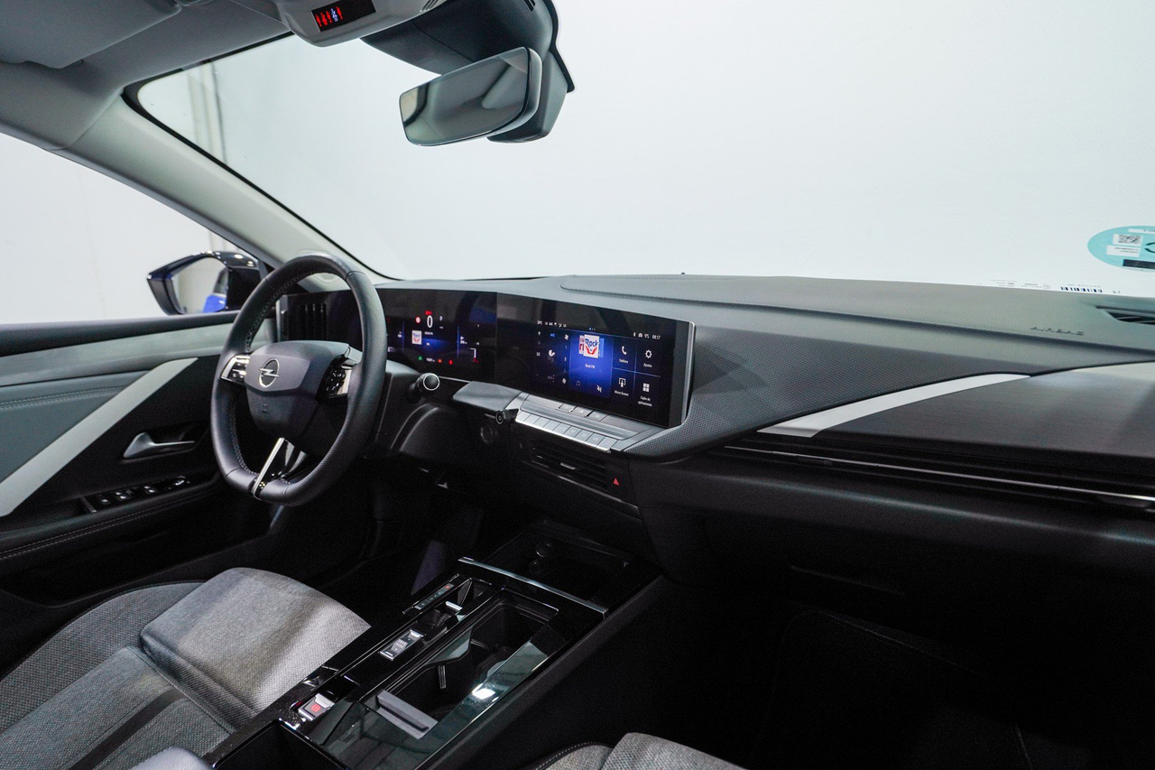 Opel Astra — photo 30