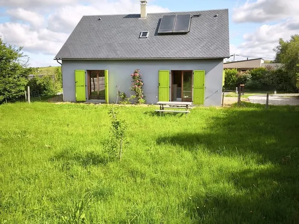 MAISON INDIVIDUELLE AVEC JARDIN