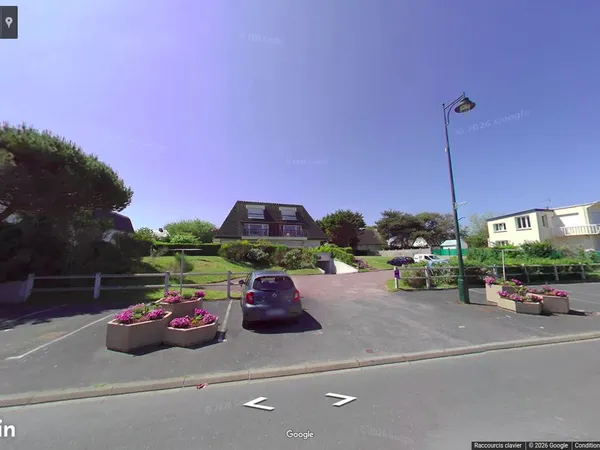 Garage Box fermé 16m² en résidence sécurisée - Locataire en place - St-Aubin-sur-Mer