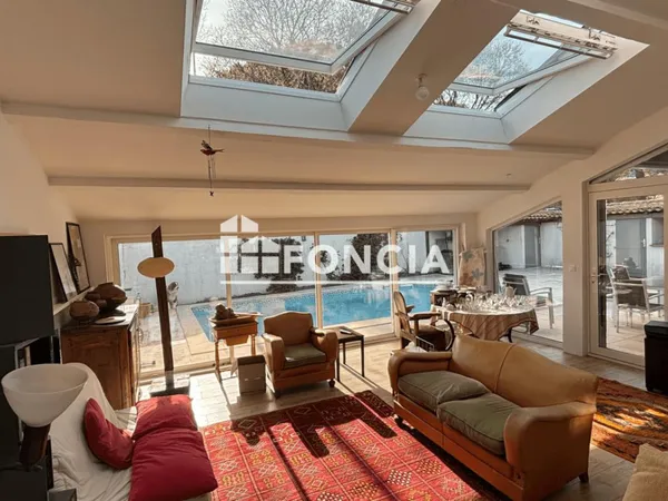 À vendre Montpellier Aiguelongue villa six pièces avec piscine