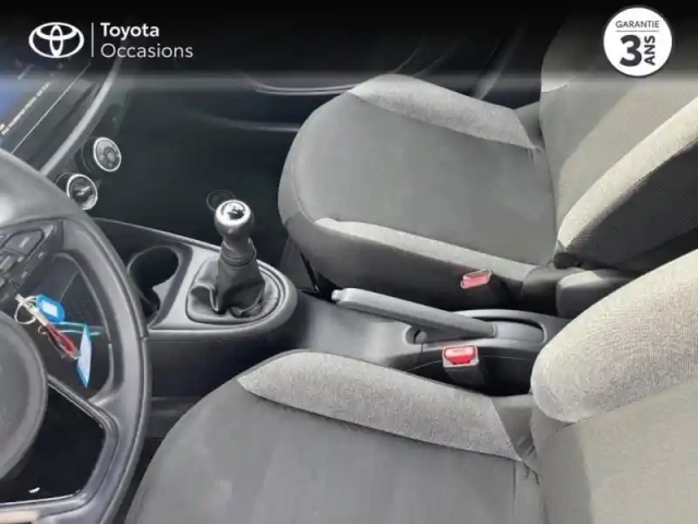 Toyota Aygo x 1.0 vvt-i 72ch dynamic my23 — photo 13