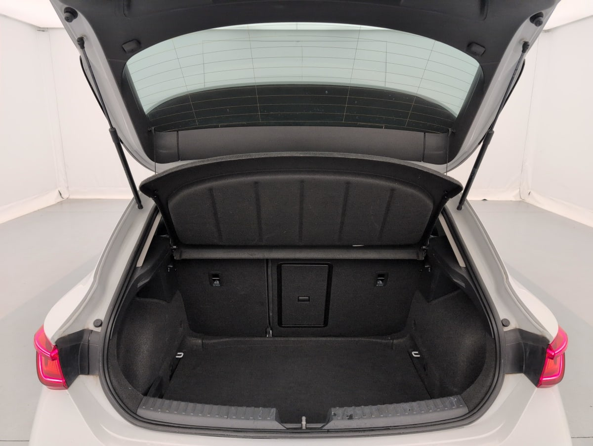 Cupra Leon — photo 11