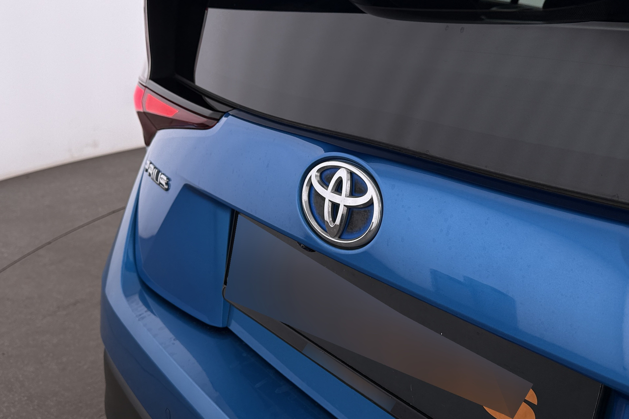 Toyota Prius+ — photo 9