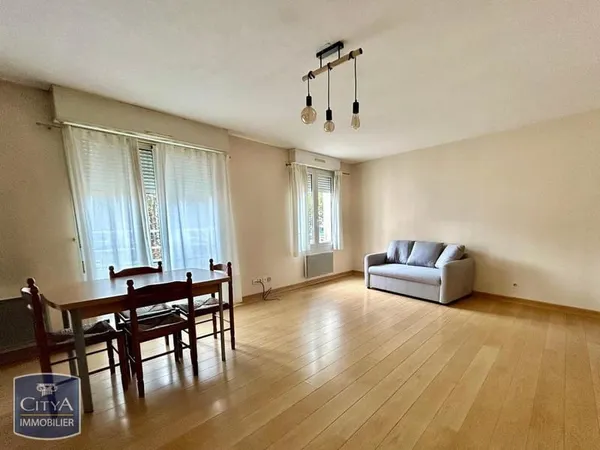 À LOUER : Appartement T2 à Tours, situé en plein coeur du....