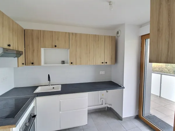 Appartement Massy 4 pièce(s) 88 m2 - lumineux aec balcon , cave et parking