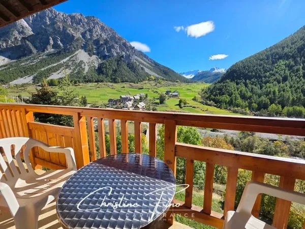 CERVIERES - Ensemble de 2 Appartement T3 à la magnifique vue sur les montagnes