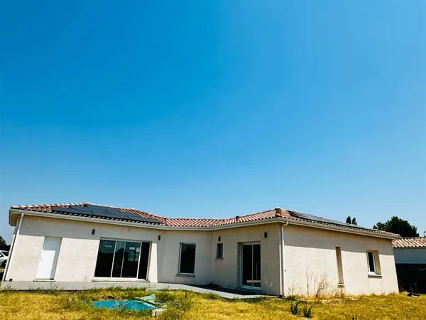 Maison récente T4 avec jardin de 990 m2