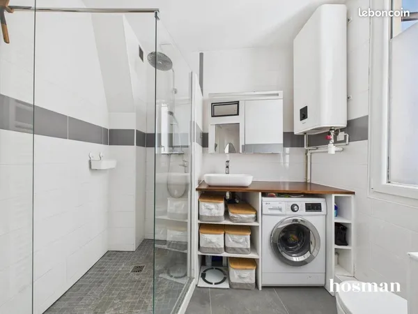 Paris 10e, rue Philippe de Girard : 2 pièces meublé haut de gamme, 43 m², rénové, vue dégagée