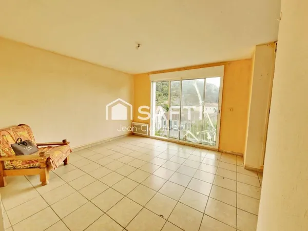 Appartement traversant de 70 m² avec balcon et cave - Quartier calme et pratique à Cavaillon