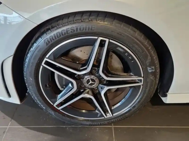 Mercedes Cla 200 d coupé amg line — photo 31