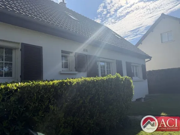 Maison PROCHE CHAMBLY 5 pièce(s) 122 m2