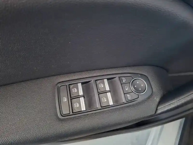 Renault Captur blue dci 95 — photo 17