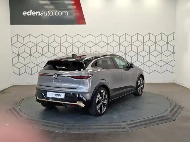 Renault Megane e-tech ev60 220 ch super charge — photo 5