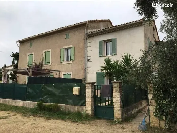 Maison 220m2 - vue mer et village - fort potentiel - consolidation à prévoir