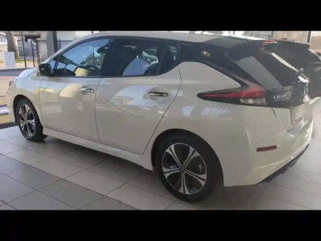 Nissan Leaf 150ch 40kwh tekna 21.5 — photo 6