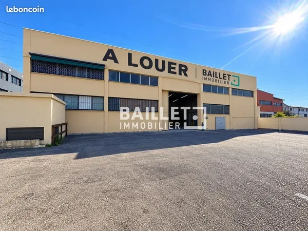 Local commercial 938 m² Saint-Laurent-du-Var