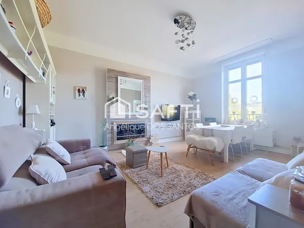 APPARTEMENT DANS PETITE COPROPRIETE A MOYEUVRE-GRANDE