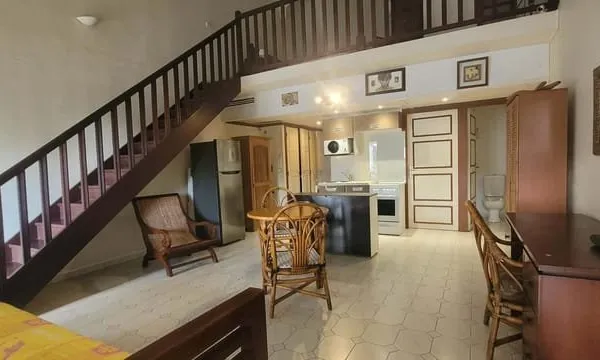 Beau T2 climatisévavec mezzanine et terrasse