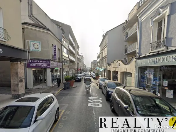 Local commercial 77 m²