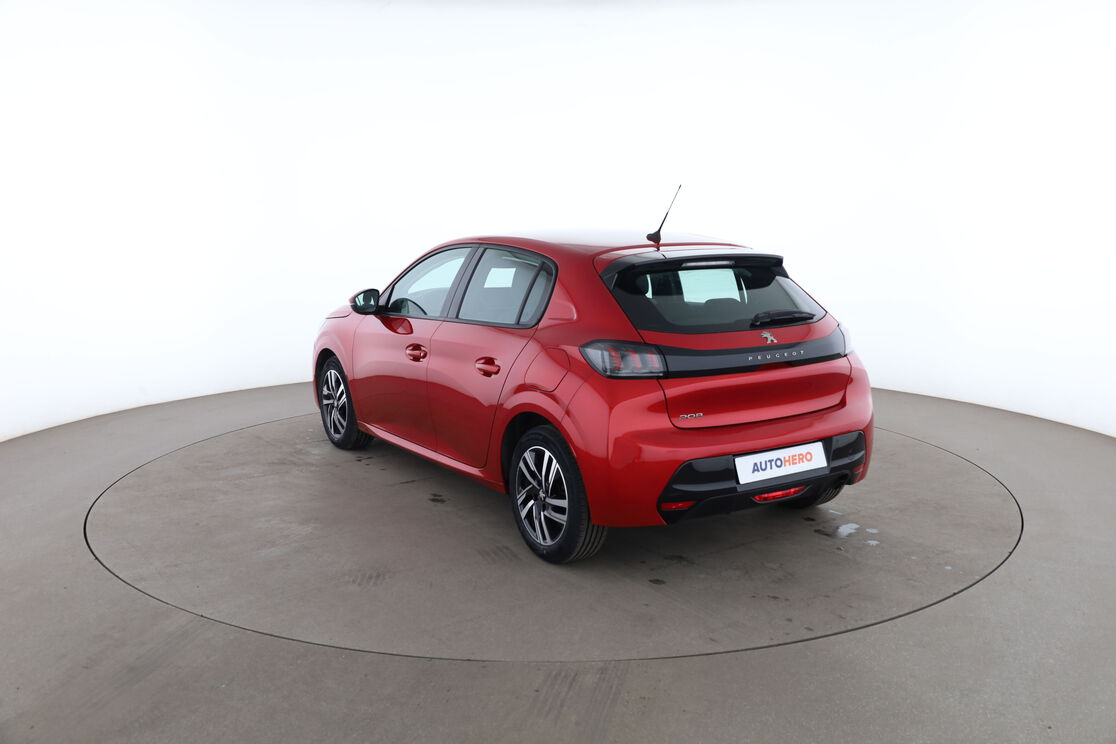 Peugeot 208 1.2 PureTech Allure — photo 3