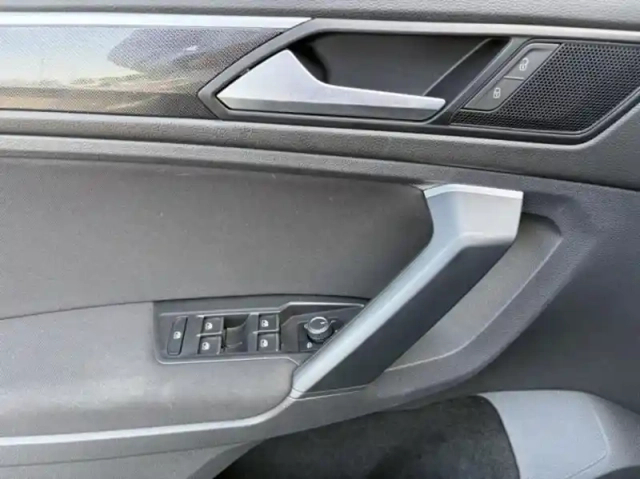 Volkswagen Tiguan 2.0 tdi 150ch life plus dsg7 — photo 11