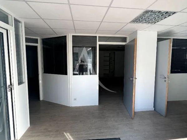 Local commercial 141 m² MONTPELLIER