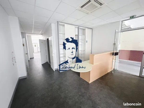 Local 237 m² Charleville-Mézières