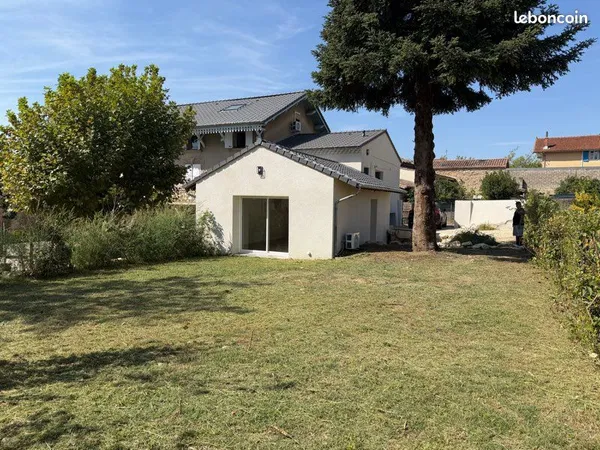 Maison avec jardin et parking