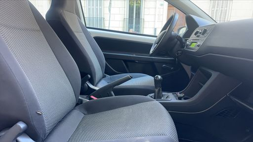 Seat Mii 1.0 60 - Reference – 2015 – 119474 km – Essence – Boîte Manuelle — photo 7