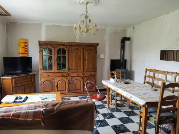 Maison de village familiale avec dépendance et grand terrain