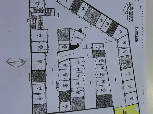 Vends box parking 50m²
