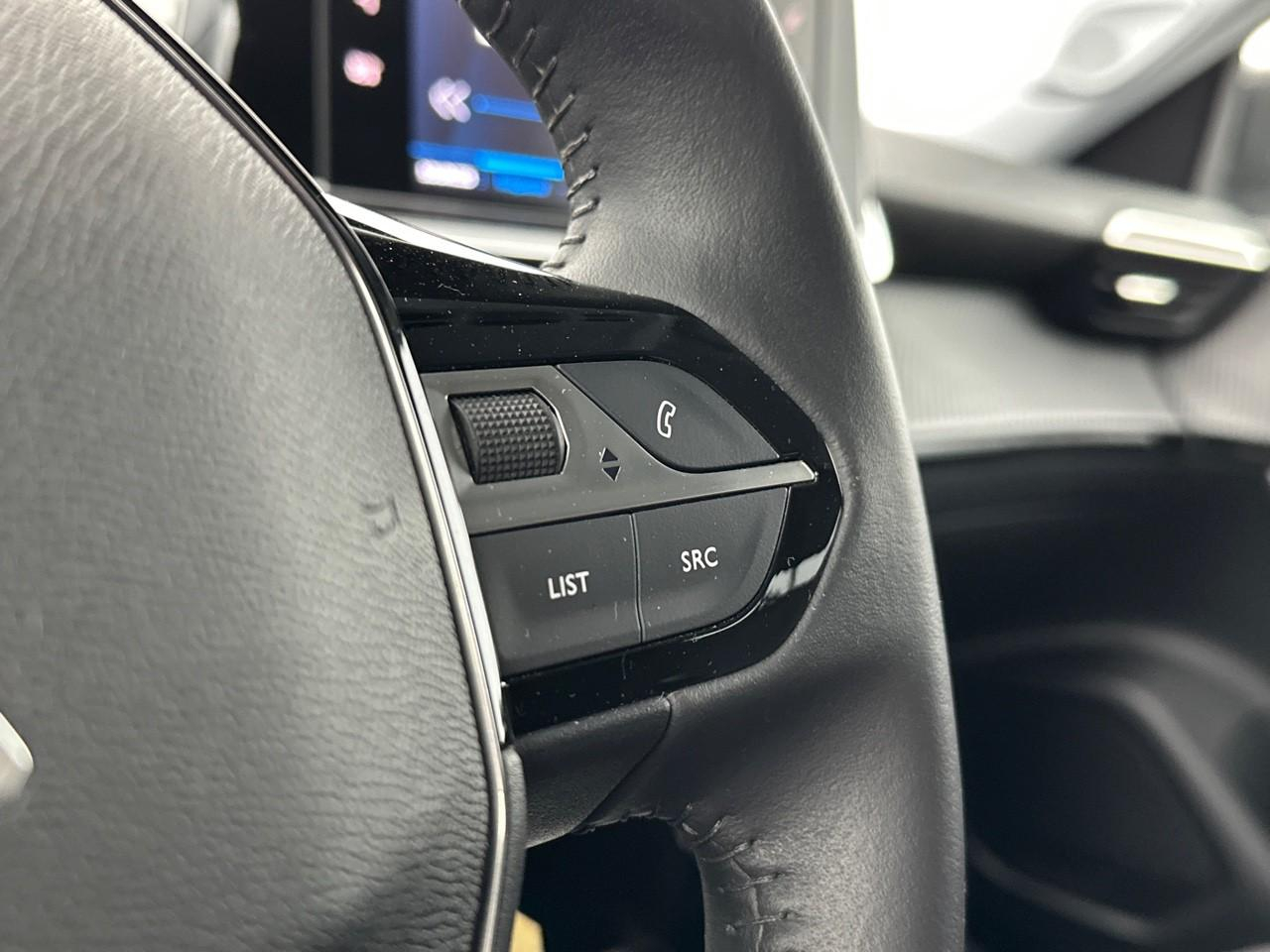 Peugeot 2008 puretech 130 s&s bvm6 style — photo 18