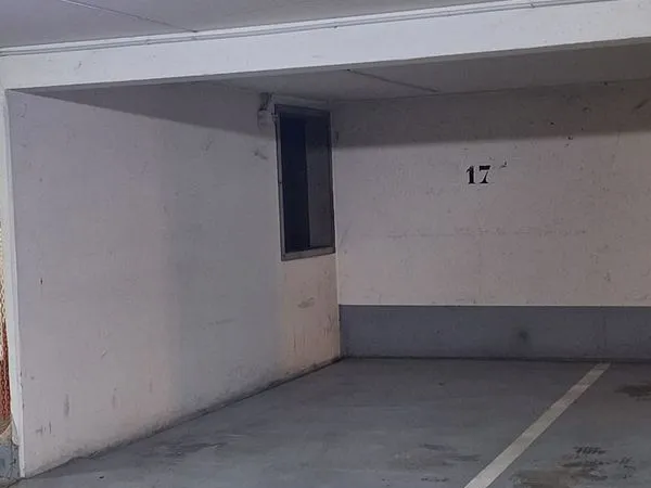 Parking/box 12 m² IVRY SUR SEINE