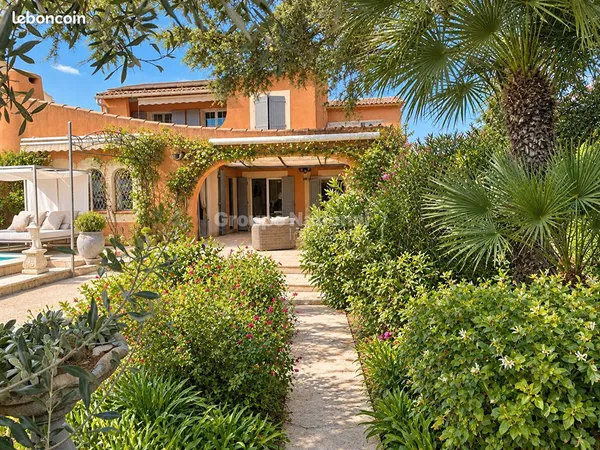 Maison 7 pièces 210 m²