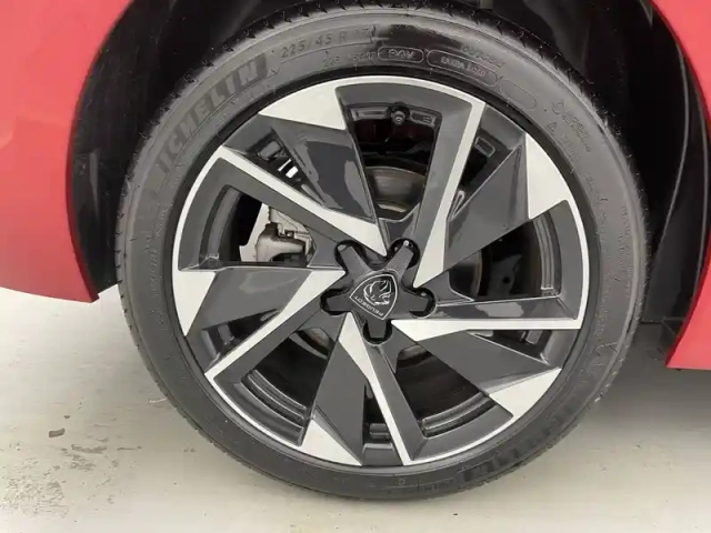 Peugeot 308 hybrid 145 e-dcs6 — photo 19