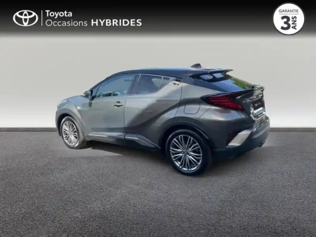 Toyota C-Hr 122h distinctive 2wd e-cvt my22 — photo 2