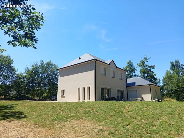 Maison . 6 pièces . 185 m²