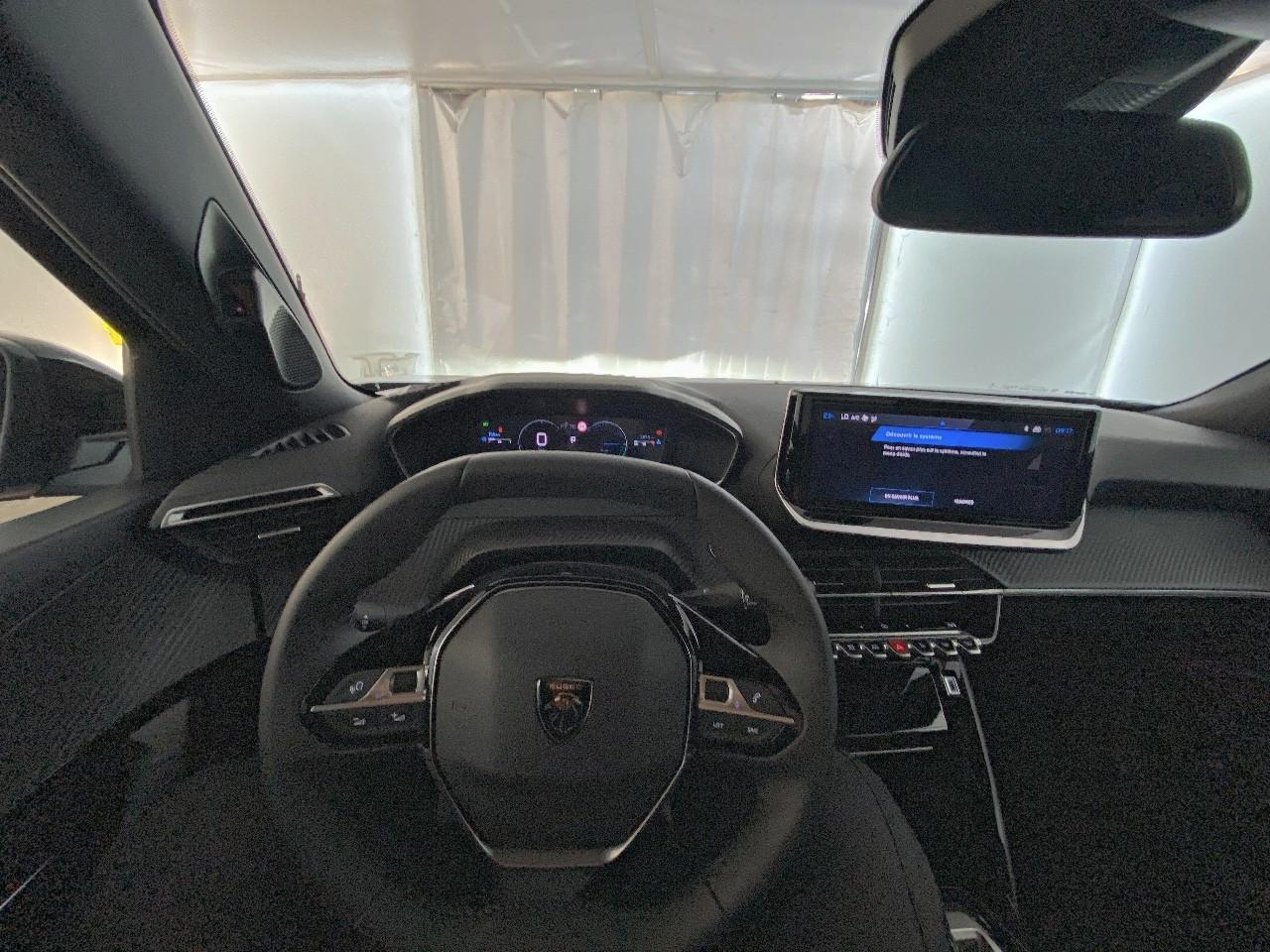 Peugeot 2008 hybrid 145 ch e-dcs6 allure — photo 12