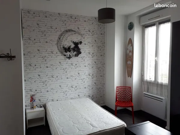 Studio meublé 24 m2, côté cour, idéal étudiant, alternant ou stagiaire