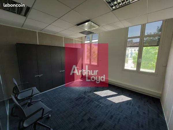 Bureaux 296 m² CLERMONT-FERRAND