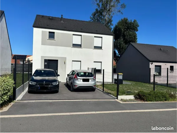 Très belle maison individuelle avec étage, construite en 2020