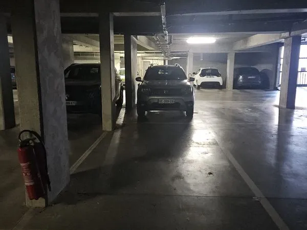 Parking sécurisé au sous-sol
